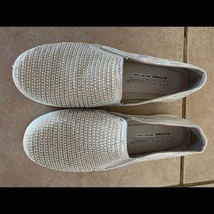 Size 6 Pearl/rhinestone sketchers